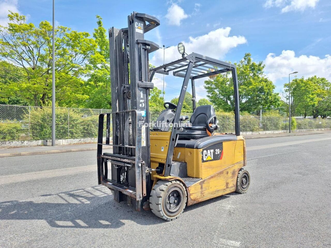 Caterpillar EP20CPNT electric forklift