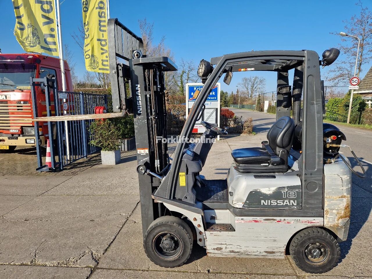 Nissan 1.8 ton LPG triplomast gas forklift