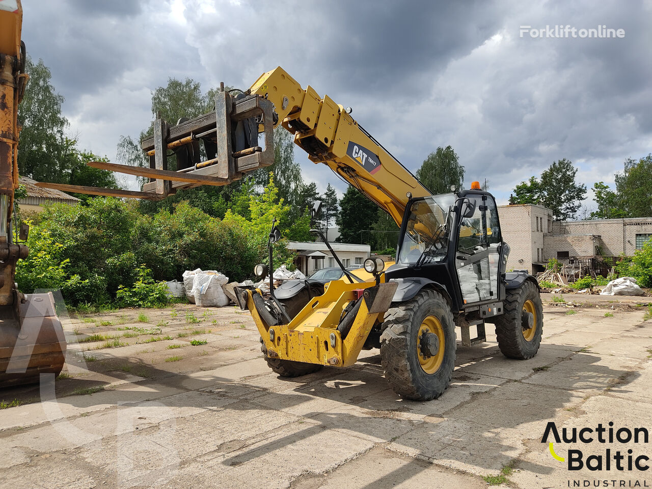 Caterpillar TH 417 telehandler