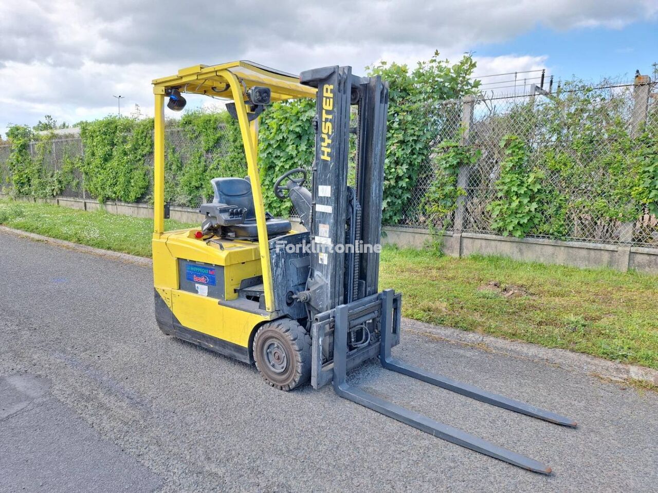 Hyster J1.60XMT three-wheel forklift